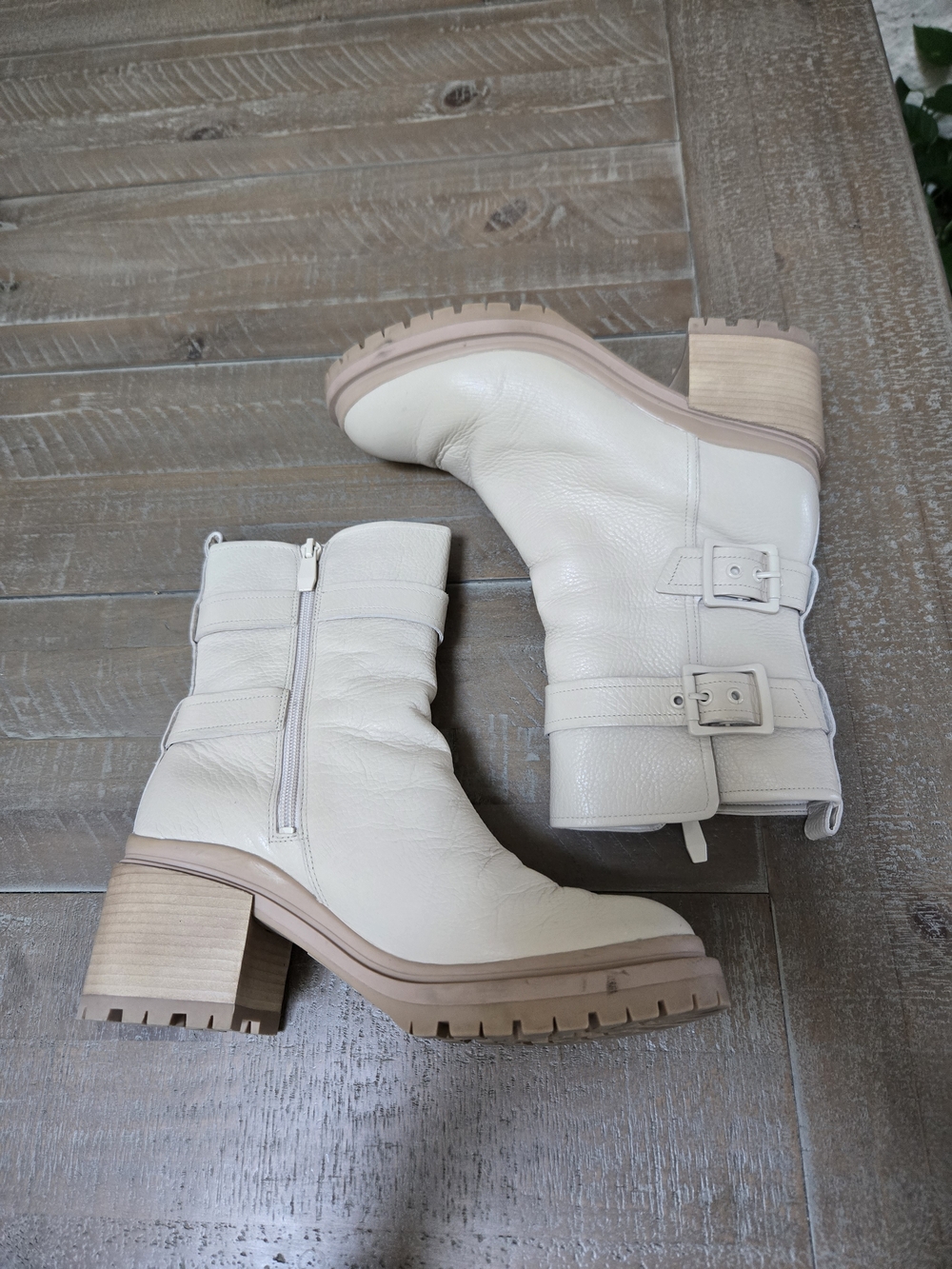 Naturalizer Trina Lug Sole Ankle Boots - Picture 2 of 9